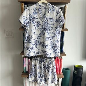 Floral Blue and White Women's Sleepwear Set